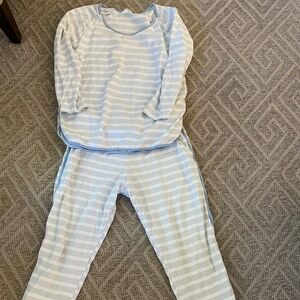LAKE Pima Long sleeve pants & top Sz SM